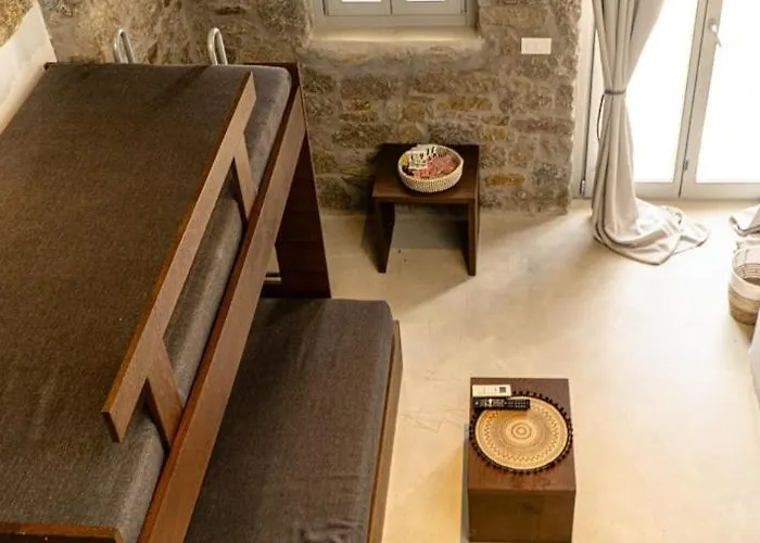 Ήσυχο Κυκλαδίτικο Πέτρινο Total Stone N1 *