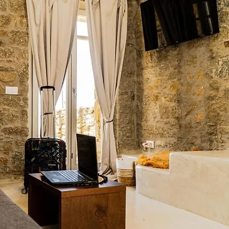 Ήσυχο Κυκλαδίτικο Πέτρινο Total Stone N1 *