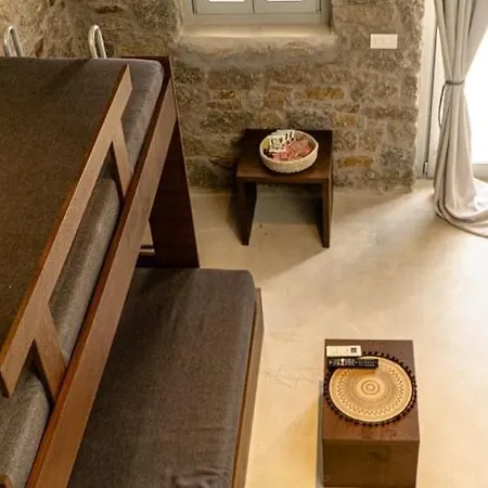 Ήσυχο Κυκλαδίτικο Πέτρινο Total Stone N1 *